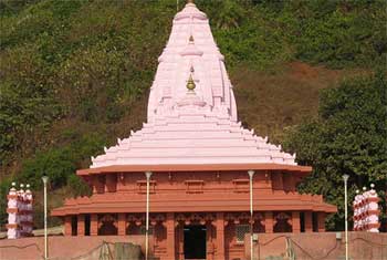 Temple at ganpatiple, ganpatipule temple, ancient temple at ganpatipule, history of ganpatipule temple, architecture of ganpatipulr temple, structure ganpatipule temple